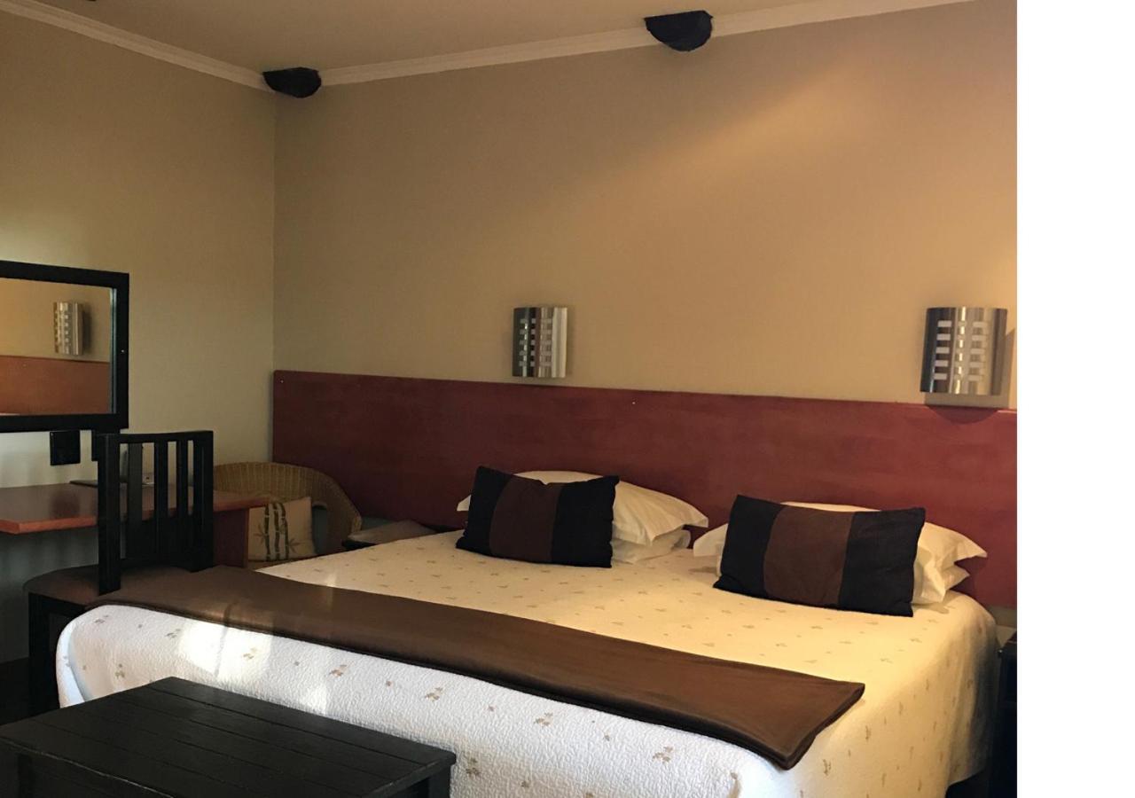 A La Martha'S Air-Port Guest House Port Elizabeth Exterior photo