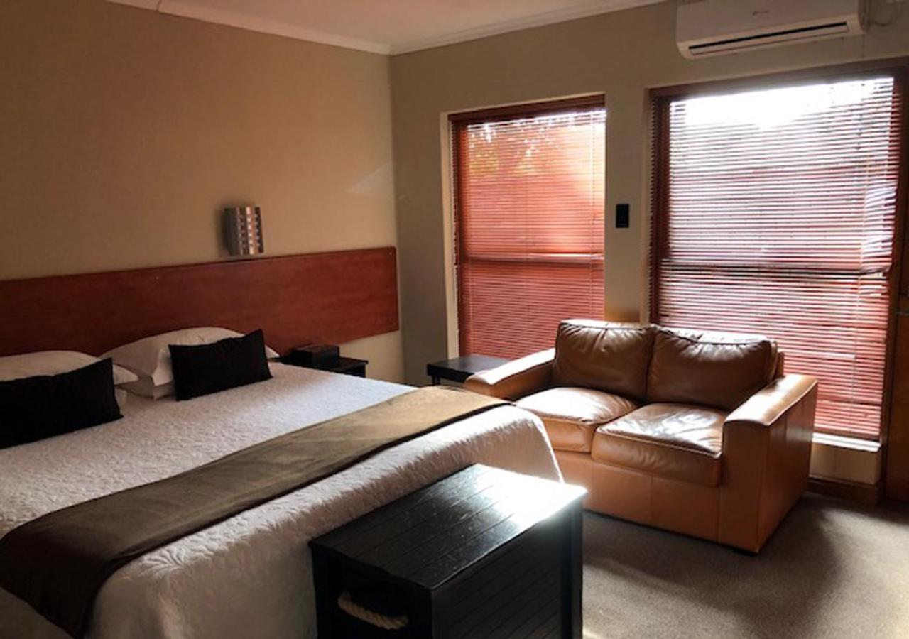 A La Martha'S Air-Port Guest House Port Elizabeth Exterior photo