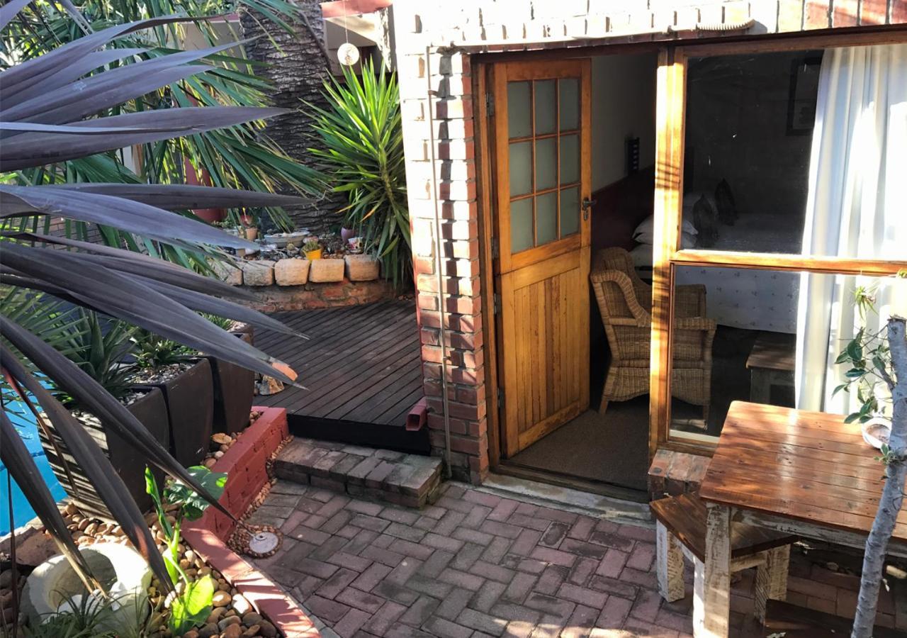 A La Martha'S Air-Port Guest House Port Elizabeth Exterior photo