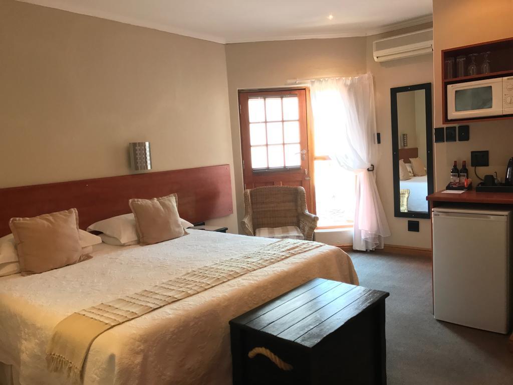 A La Martha'S Air-Port Guest House Port Elizabeth Exterior photo